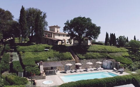 Chianti Fornace 1: Plante, Ciel, L'Eau, Bâtiment, Arbre, Lot Terre, Fenêtre, Herbe, Maison, Zone Résidentielle