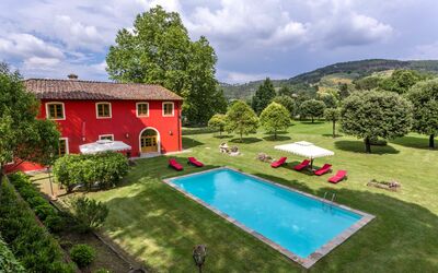 Villa Guasperini: Nuage, Bâtiment, Plante, Ciel, Propriété, Fenêtre, Arbre, La Nature, Maison, L'Eau