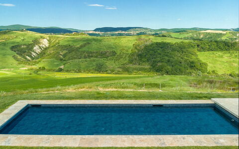 Casa Insieme: Ciel, L'Eau, Nuage, Ressources En Eau, Propriété, Vert, Bleu, Plante, Rectangle, Piscine