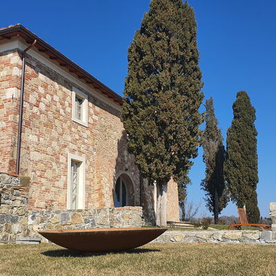 Casa Insieme: Ciel, Bâtiment, Fenêtre, Plante, Bleu Azur, Architecture, Maison, Bois, Herbe, Paysage