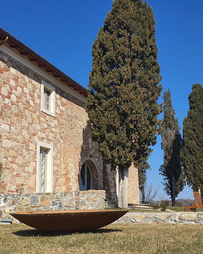 Casa Insieme: Ciel, Bâtiment, Fenêtre, Plante, Bleu Azur, Architecture, Maison, Bois, Herbe, Paysage
