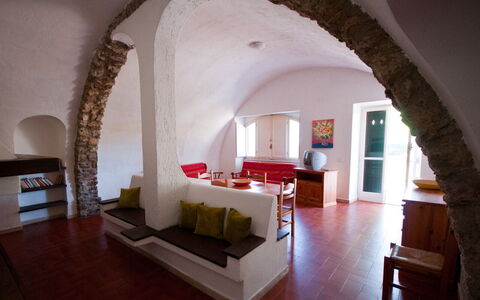 Holiday Home Giannella: Meubles, Bâtiment, Fenêtre, Canapé, Bois, Design Intérieur, Maison, Confort, Plante D'Appartement, Salle