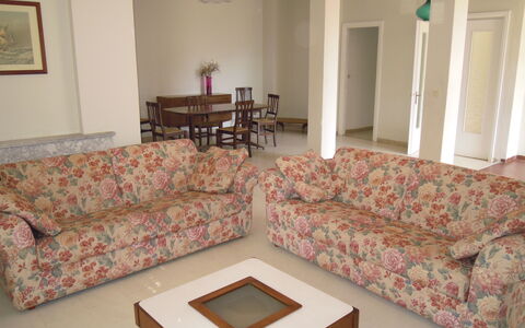 Casa Argentario: Marron, Canapé, Meubles, Propriété, Cadre, Confort, Bois, Design Intérieur, Éclairage, Canapé-Lit