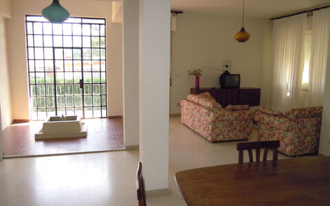 Casa Argentario: Table, Meubles, Propriété, Bâtiment, Canapé, Fenêtre, Bois, Ombre, Design Intérieur, Architecture