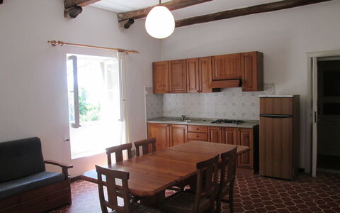 Giannella Holiday Apartment: Meubles, Table, Cabinetry, Canapé, Fenêtre, Bois, Chaise, Bâtiment, Design Intérieur, Table Cuisine Et Salle A Manger