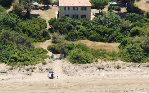 Giannella Holiday Apartment: L'Eau, Plante, Ressources En Eau, Bâtiment, Plage, Arbre, Environnement Naturel, Fenêtre, Maison, Végétation