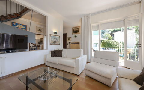 Casa Lelia: Canapé, Meubles, Cadre, Propriété, Table, Design Intérieur, Éclairage, Architecture, Salon, Sol