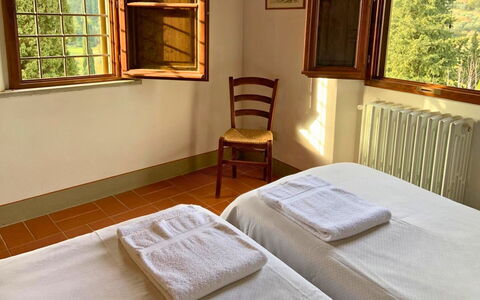 Borgo Delle Fonti: Bois, Meubles, Design Intérieur, Pièce, Tache De Bois, Dur, Plafond, Chaise, Lit