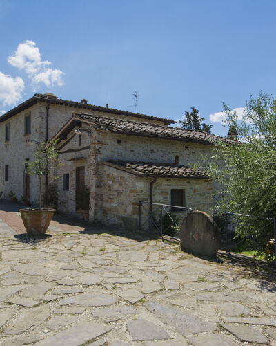 Borgo Delle Fonti: Plante, Ciel, Fenêtre, Bâtiment, Nuage, Maison, Lot Terre, Surface De La Route, Chalet, Arbre