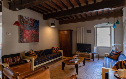 Appartamento Palei: Cadre, Propriété, Meubles, Bâtiment, Canapé, Bois, Table, Salon, Design Intérieur, Télévision