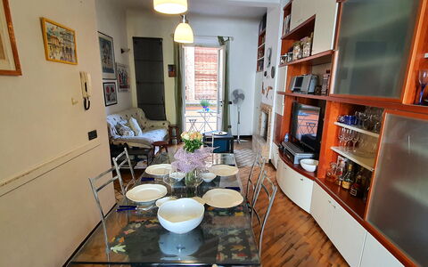 Lucida: Cadre, Propriété, Meubles, Table, Vaisselle, Vaisselle, Étagère, Design Intérieur, Coupe, Serveware