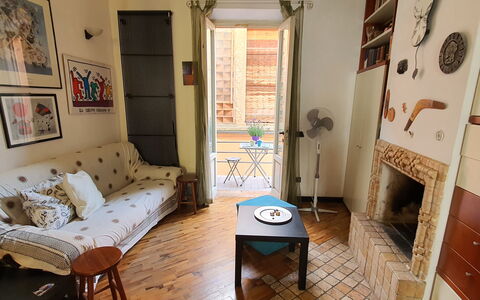 Lucida: Table, Meubles, Cadre, Propriété, Bois, Bleu Azur, Chaise, Design Intérieur, Sol, Confort