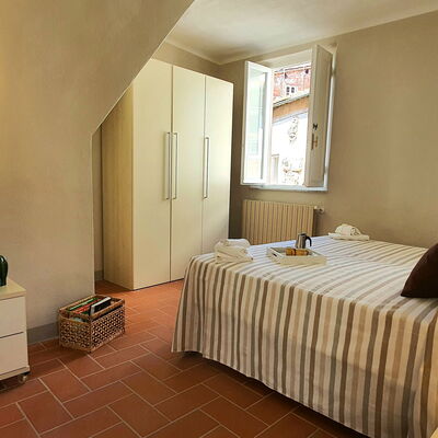 Loft Lucca: Meubles, Propriété, Cabinetry, Fenêtre, Confort, Bois, Design Intérieur, Tiroir, Cadre De Lit, Bâtiment