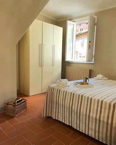 Loft Lucca: Meubles, Propriété, Cabinetry, Fenêtre, Confort, Bois, Design Intérieur, Tiroir, Cadre De Lit, Bâtiment