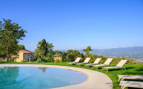Villa Campestri: Ciel, L'Eau, Propriété, Plante, Piscine, Paysage Naturel, Lot Terre, Mobilier De Jardin, Arbre, Ombre