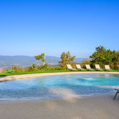 Villa Campestri: L'Eau, Ciel, Plante, Paysage Naturel, Piscine, Arbre, Mobilier De Jardin, Loisir, Paysage, Herbe
