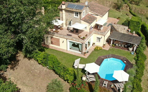 La Quiete: Bâtiment, Plante, Lot Terre, Maison, Arbre, Design Urbain, Paysage, Zone Résidentielle, Herbe, Immobilier