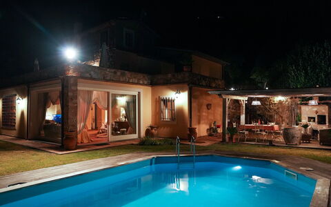 La Quiete: L'Eau, Plante, Piscine, Bâtiment, Chaise, Loisir, Fenêtre, Immobilier, Maison, Porte