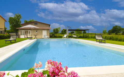 Casa Angela: Piscine, Zone Résidentielle, Recours, Loisir, Thermes, Biens, Mobilier De Jardin, Établissements Humains, Villa, Hacienda