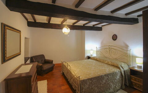 La Casa nel Borgo: Meubles, Design Intérieur, Mur, Chambre, Lit, Sol, Plafond, Bois, Sol, Pièce
