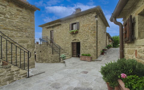 La Casa nel Borgo: Colline, Piscine, Chaîne De Montagnes, Mobilier De Jardin, Eco Hôtel, Dalle, Recours, Crête, Aménagement Paysager, Tropiques
