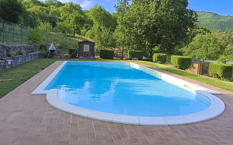 La Casa nel Borgo: Bleu, Piscine, Composite, Recours, Ombre, Eco Hôtel, Caractéristique De L'Eau, Hacienda, Aménagement Paysager, Thermes