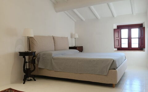 San Tommaso: Design Intérieur, Mur, Sol, Sol, Chambre, Lit, Plafond, Meubles, Éclairage, Pièce