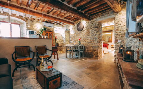 Casa San Valentino: Meubles, Table, Design Intérieur, Fenêtre, Architecture, Sol, Bois, Bâtiment, Sol, Chaise