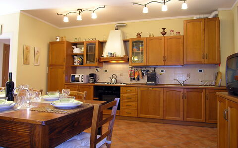 Villino Setteponti: Cabinetry, Meubles, Comptoir, Table, Électroménager, Bois, Cuisine, Design Intérieur, Éclairage, Appareil De Cuisine