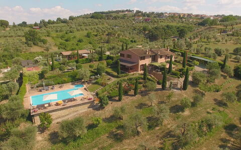 Villa i Colli: Plante, Ciel, Communauté Des Plantes, Nuage, Écorégion, Paysage Naturel, Lot Terre, Arbre, Bâtiment, Paysage