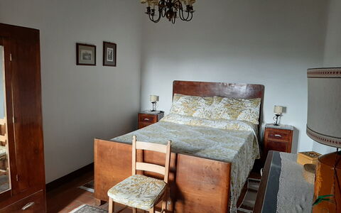 Casa Mulinello: Meubles, Bâtiment, Propriété, Confort, Bois, Tiroir, Design Intérieur, Sol, Table, Chaise