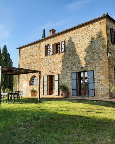Casa Banditello: Ciel, Plante, Bâtiment, Fenêtre, Nuage, Arbre, Paysage Naturel, Maison, Lot Terre, Pot De Fleur