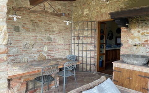 Villa Nibbiano: Meubles, Propriété, Bois, Table, Design Intérieur, Sol, Bâtiment, Sol, Dur, Immobilier