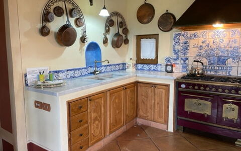 Villa Nibbiano: Cabinetry, Meubles, Comptoir, Cuisine, Bois, Design Intérieur, Tiroir, Sol, Sol, Électroménager