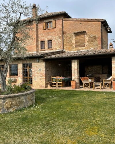 Villa Nibbiano: Plante, Ciel, Bâtiment, Fenêtre, Maison, Arbre, Lot Terre, Bois, Herbe, Chalet