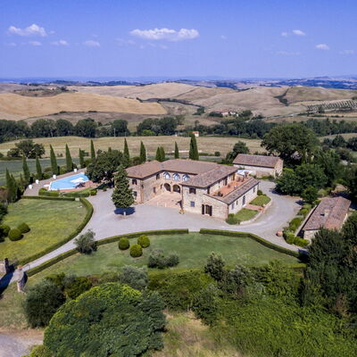 Villa Sulle Crete: Nuage, Plante, Ciel, Arbre, La Nature, Lot Terre, Paysage, Design Urbain, Zone Rurale, Plaine