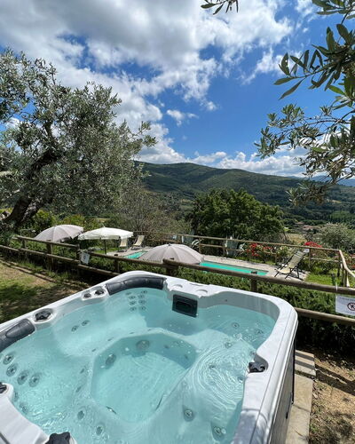 Villa Patrizia: Nuage, Plante, L'Eau, Ciel, La Nature, Botanique, Arbre, Piscine, Paysage Naturel