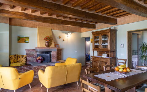 Villa Dei Ciliegi: Meubles, Propriété, Table, Canapé, Plante, Bois, Cadre, Salon, Éclairage, Design Intérieur