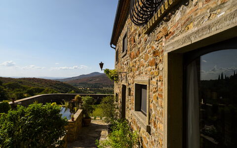 Casale Montanare: Plante, Ciel, Bâtiment, Feuille, Bois, Paysage, Zone Rurale, Immobilier, Chalet, Arbre