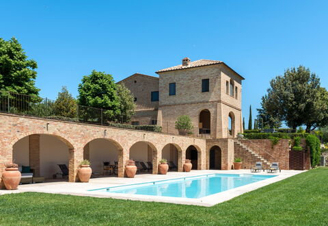 Podere D'Asso: Plante, Ciel, Bâtiment, L'Eau, Arbre, Herbe, Maison, Paysage, Zone Résidentielle, Loisir