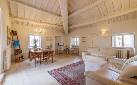 La Terrazza Sulla Valle: Meubles, Table, Propriété, Cadre, Bois, Design Intérieur, Chaise, Canapé, Sol, Sol