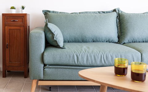 Casa Grande Mare - Levanto: Meubles, Canapé, Propriété, Porte, Table, Rectangle, Design Intérieur, Canapé-Lit, Bois, Oreiller