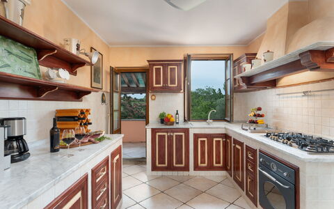 Villa Morellino: Cabinetry, Comptoir, Propriété, Meubles, Cuisinière, Cuisine, Bois, Électroménager, Design Intérieur, Appareil De Cuisine