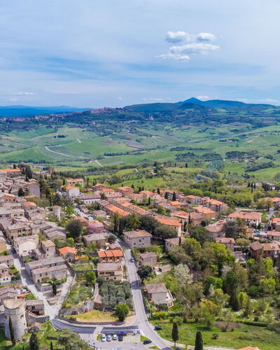 A Casa di Gabri: L'Eau, Plante, Ciel, Propriété, Nuage, Piscine, Bleu Azur, Arbre, Mobilier De Jardin, Ombre