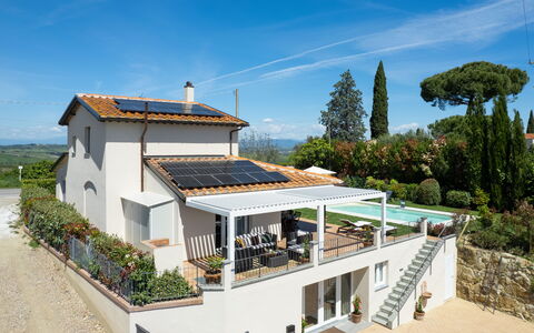 Villa Di Pillo: Ciel, Plante, Bâtiment, Nuage, Arbre, Architecture, Maison, Zone Résidentielle, Chalet, Design Urbain