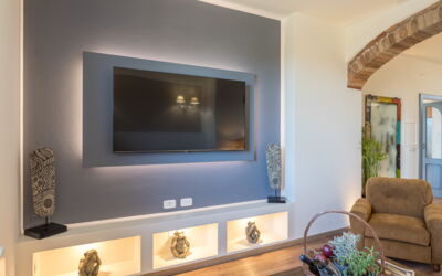 Paradiso Superior: Meubles, Propriété, Canapé, Bois, Salon, Design Intérieur, Éclairage, Plante, Confort, Sol