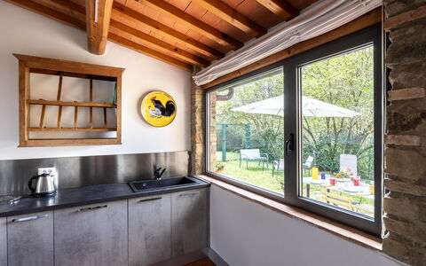 Casa Bosco D'arte Holiday Home , Greve In Chianti,: Bois, Design Intérieur, Domicile, Meubles, Sol, Cuisine, Comptoir, Plafond, Tache De Bois, Evier