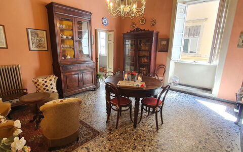 Residenza Otello: Cadre, Meubles, Propriété, Table, Chaise, Miroir, Bois, Éclairage, Cabinetry, Design Intérieur