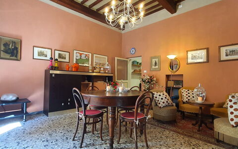 Residenza Otello: Cadre, Meubles, Table, Propriété, Chaise, Bois, Design Intérieur, Sol, Sol, Maison