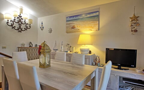 Le Dune: Table, Meubles, Propriété, Bâtiment, Design Intérieur, Bois, Bureau, Maison, Chaise